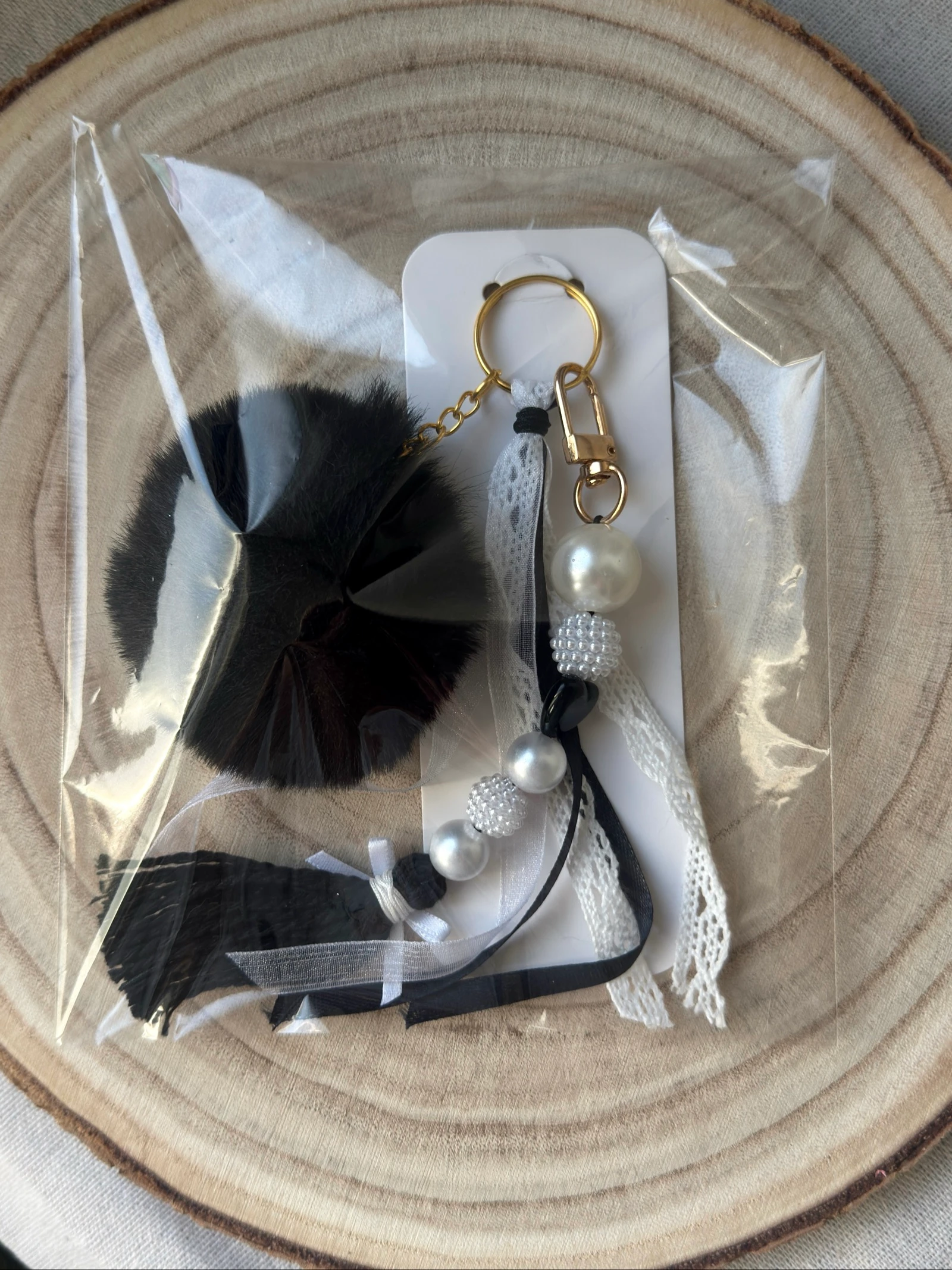 Chaveiro 2 em 1 artesanal – Preto e Branco – photo 6